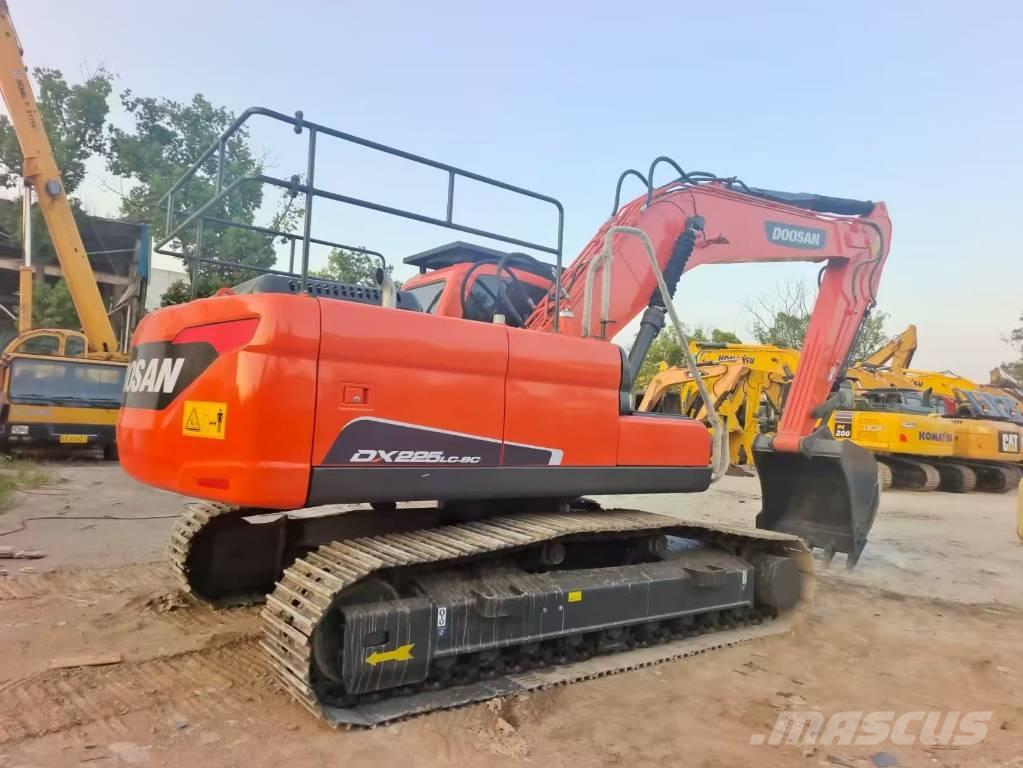 Doosan DX 225 LC Crawler excavators