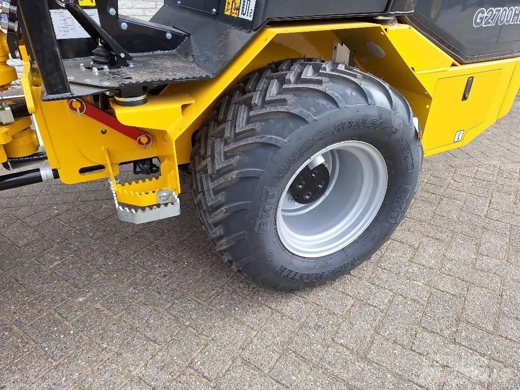 Giant G2700HD plus Mini loaders