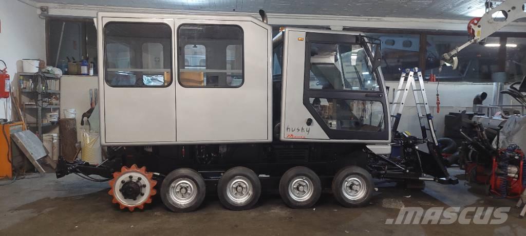Prinoth Husky Snow groomers