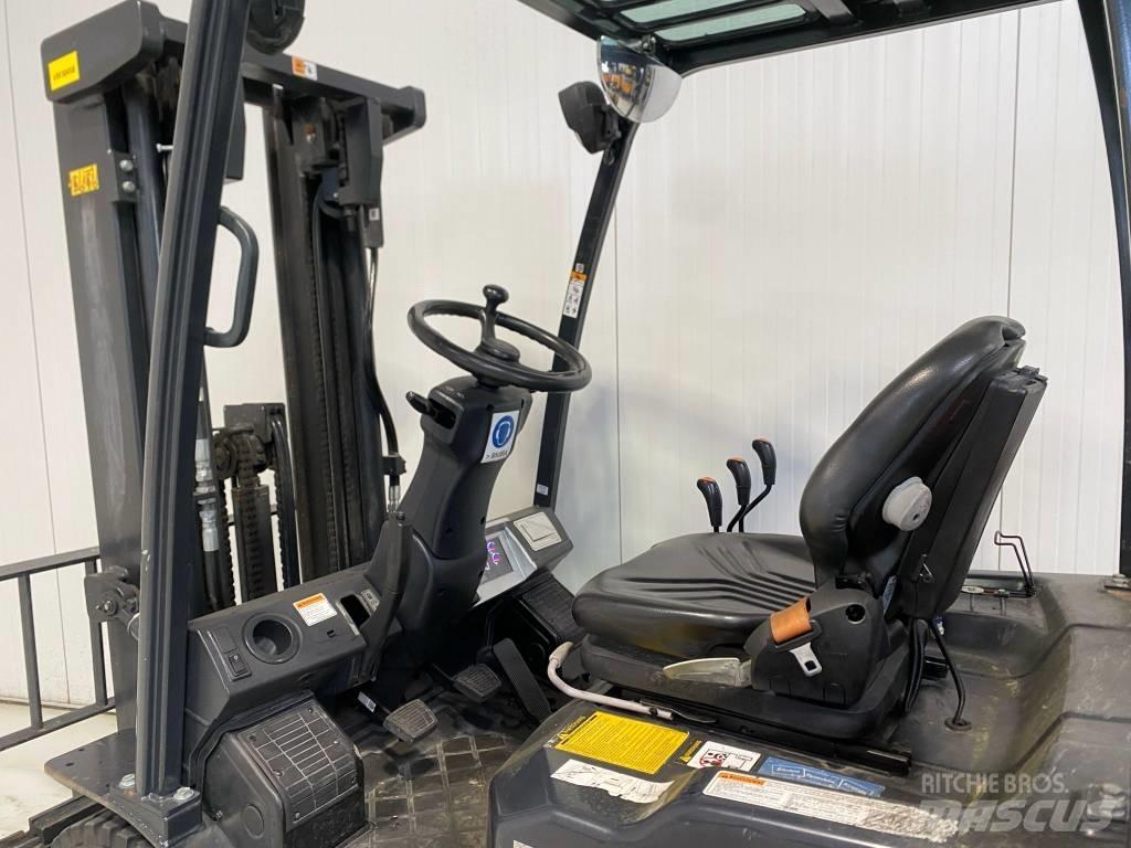 Doosan G25N-7 LPG trucks