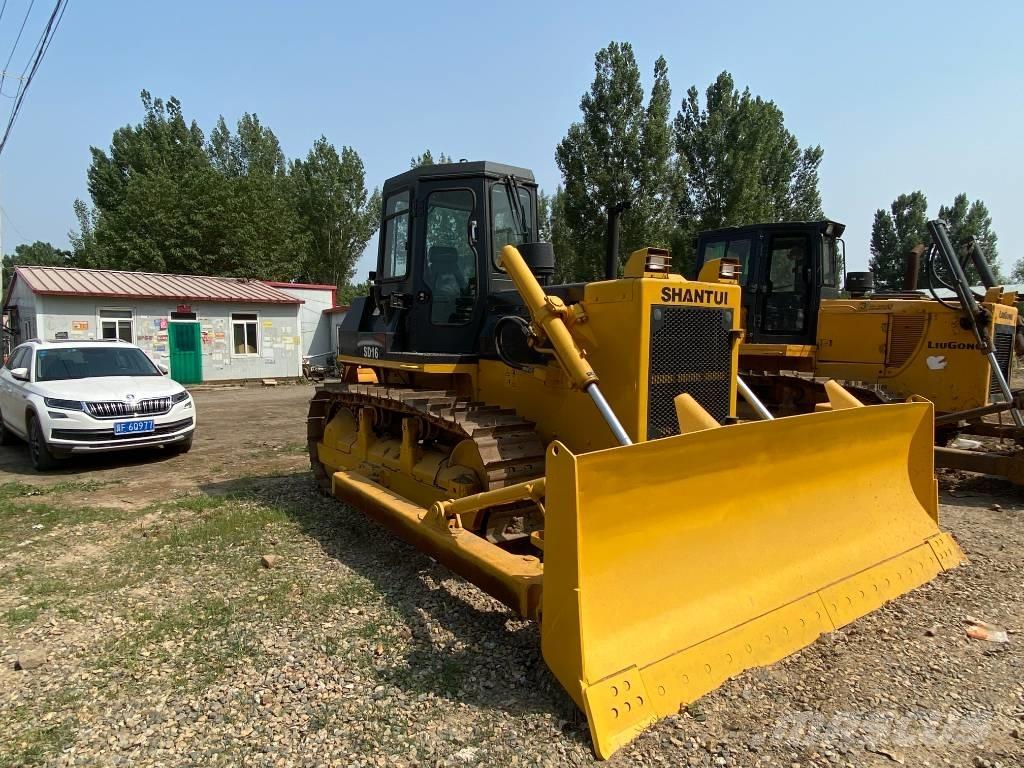 Shantui SD 16 Crawler dozers