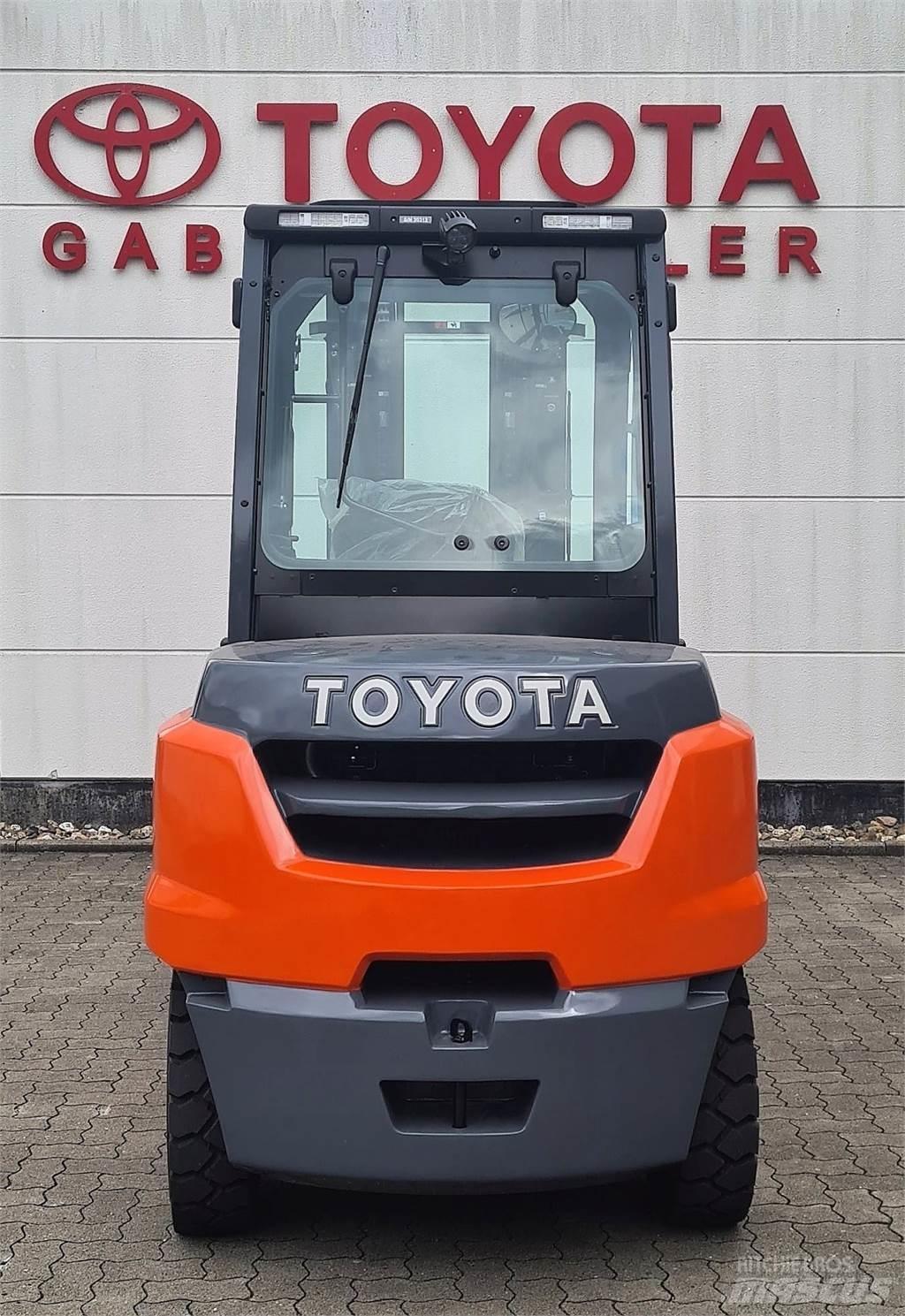Toyota 40-8FD50N Diesel trucks