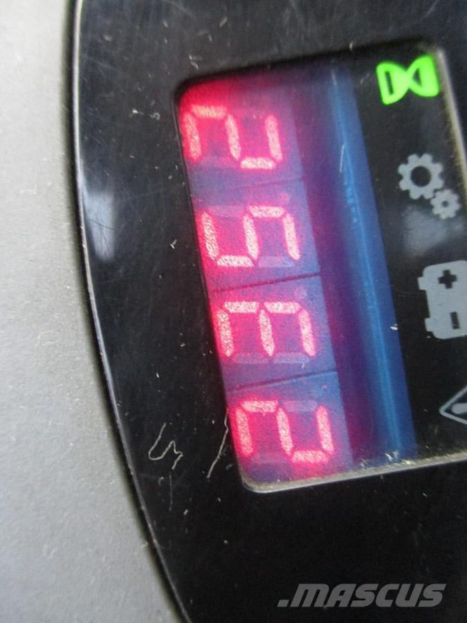 Toyota LPE250 Low lifter with platform