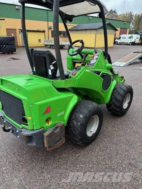 Avant 528 Tractors