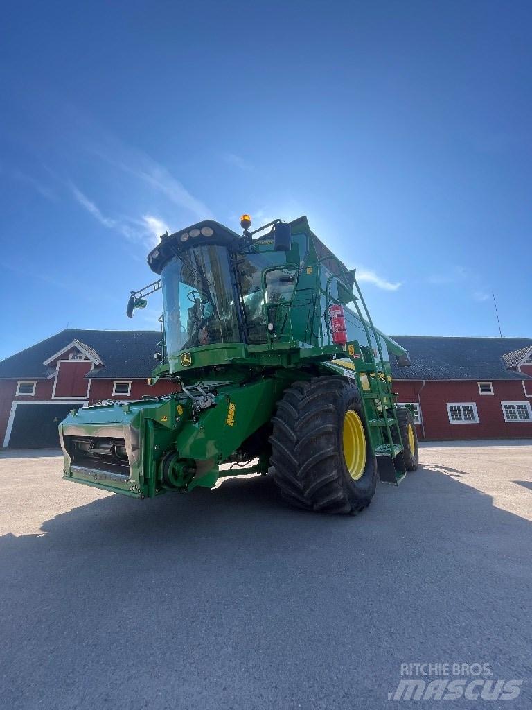 John Deere T670 Combine harvesters