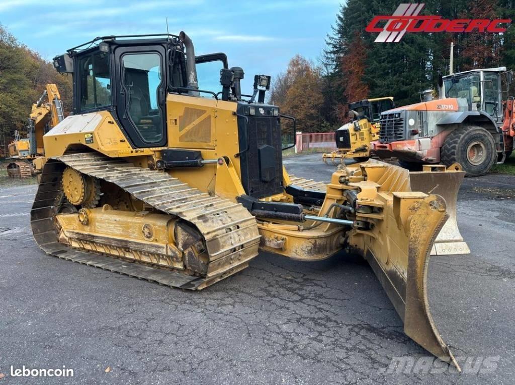 CAT D 5 Crawler dozers