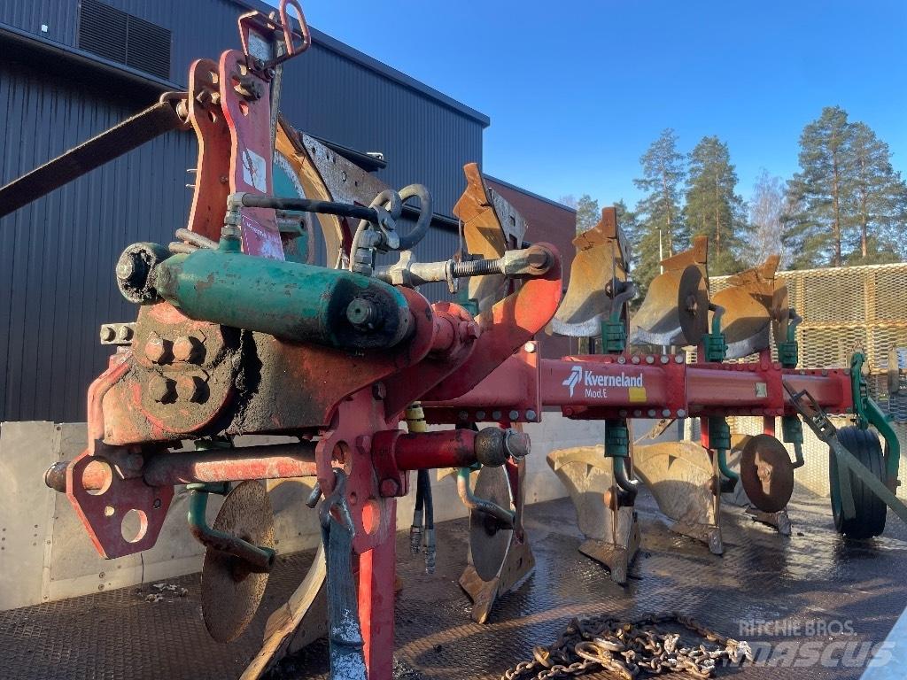 Kverneland E160 Reversible ploughs