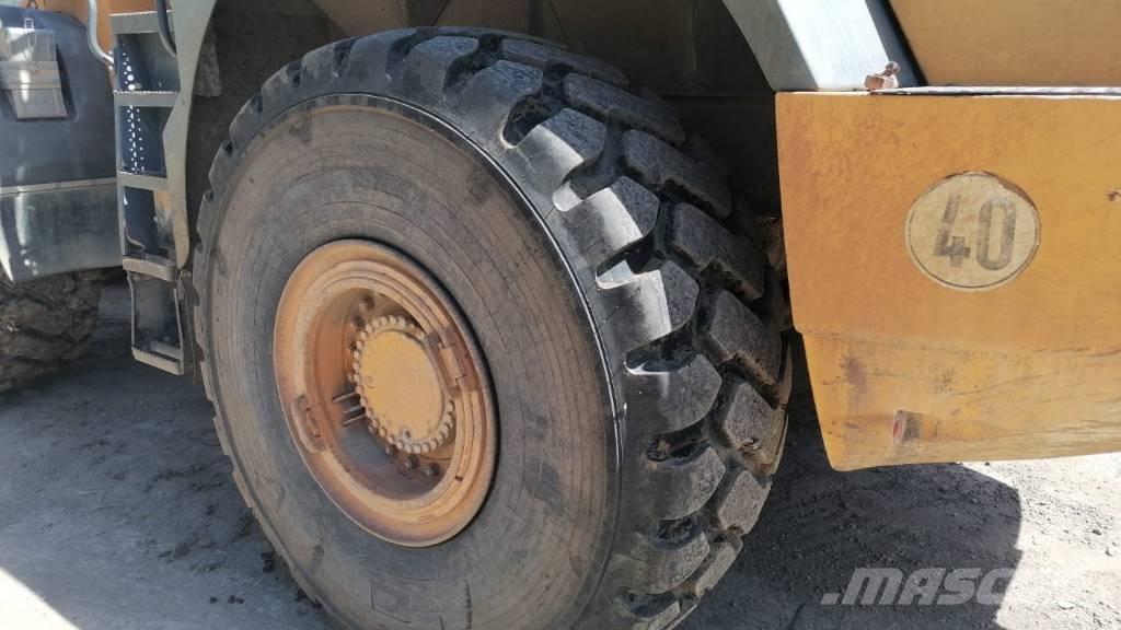 Liebherr L 564     2+2 Wheel loaders