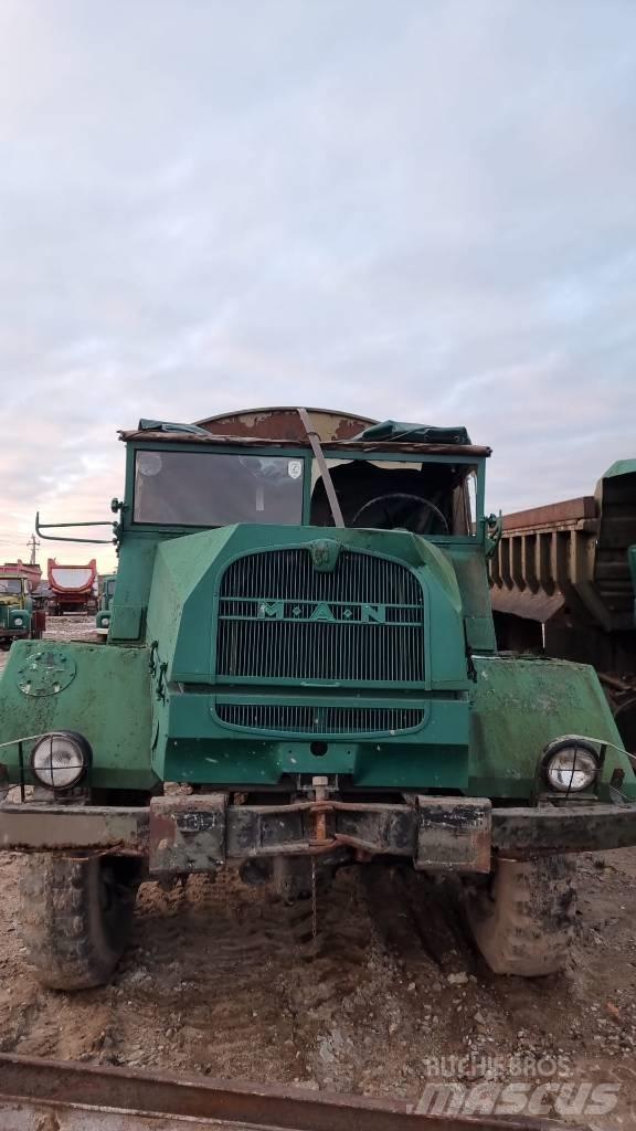 MAN 630 Box body trucks