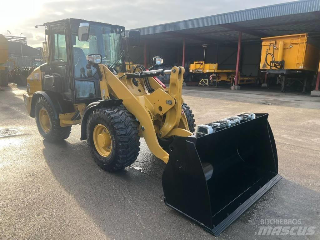 CAT 906 Wheel loaders