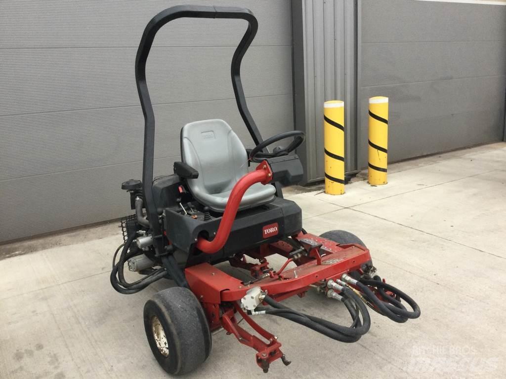 Toro 3250D Riding mowers