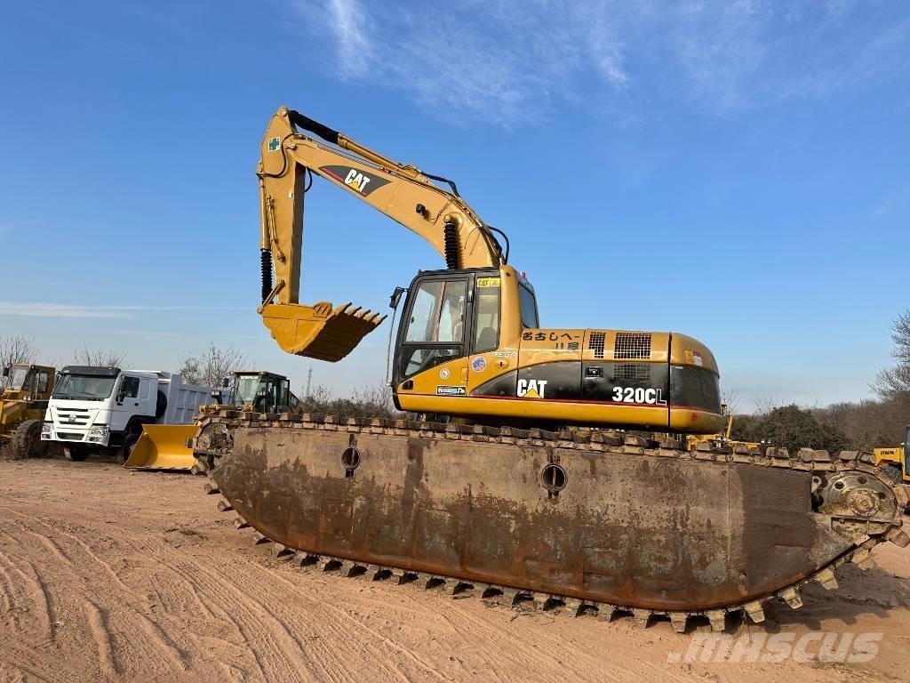 CAT 320 C L Amphibious Excavators