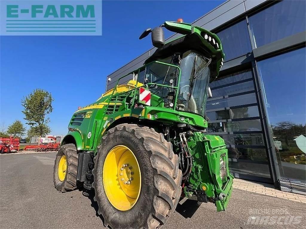 John Deere 8600 Self-propelled foragers