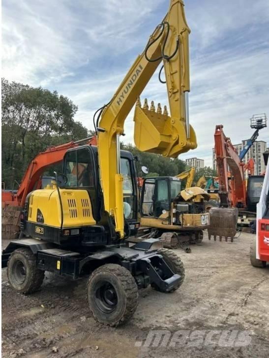 Hyundai 60W-7 Wheeled excavators