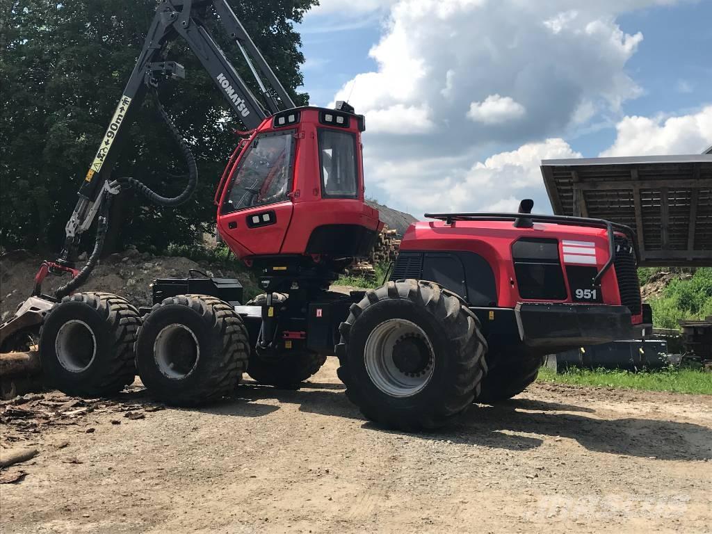 Komatsu 951 Harvesters