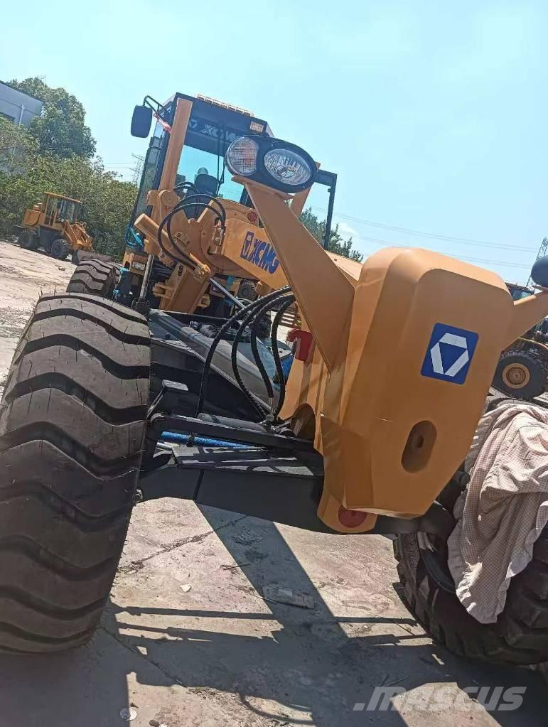 XCMG GR 1803 Graders