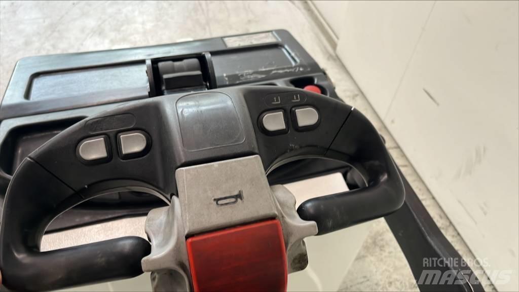 Yale MP20X Low lifter with platform