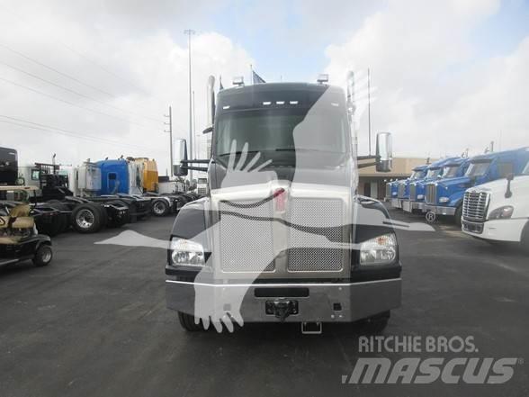 Kenworth T880 Tractor Units
