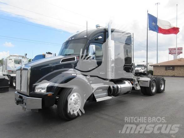 Kenworth T880 Tractor Units