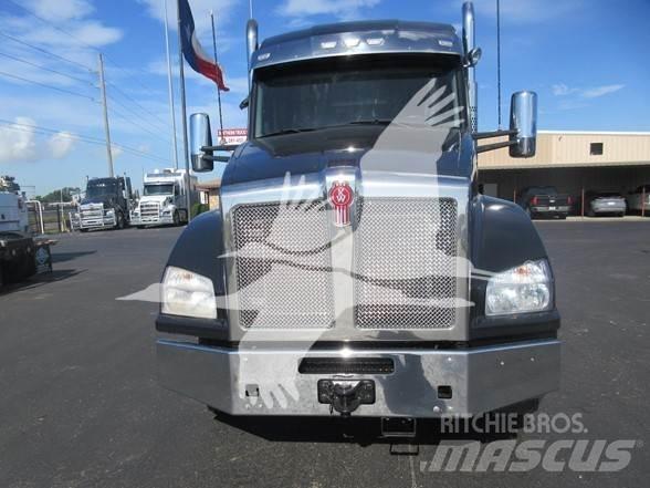 Kenworth T880 Tractor Units