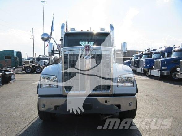 Kenworth W990 Tractor Units