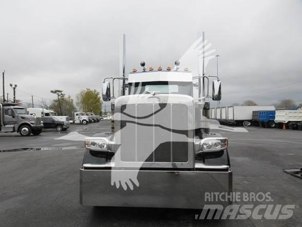 Peterbilt 389 Tractor Units