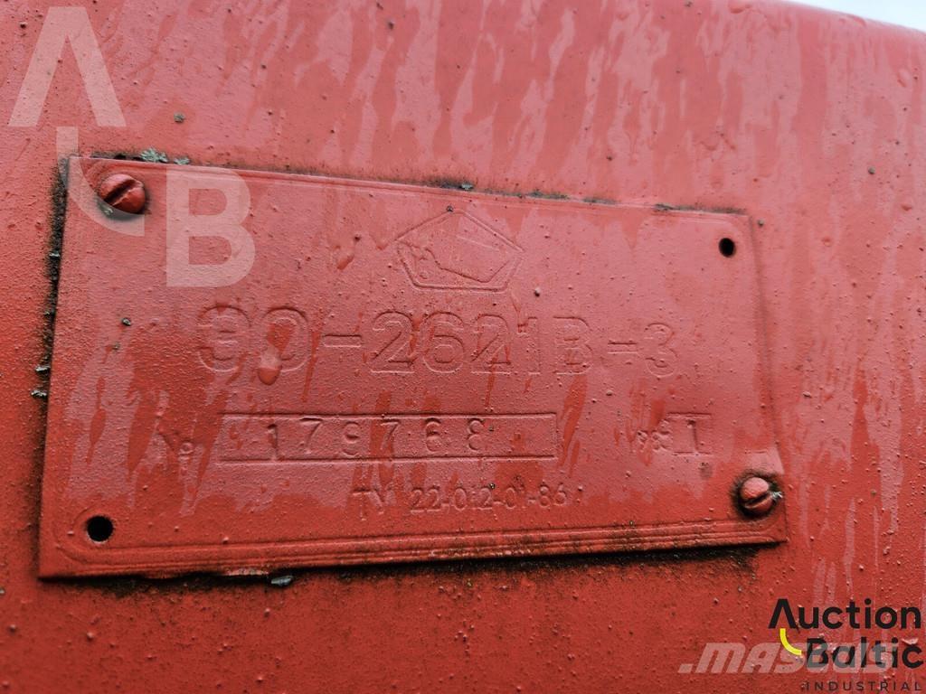  JUMZ EO-2621 Tractors