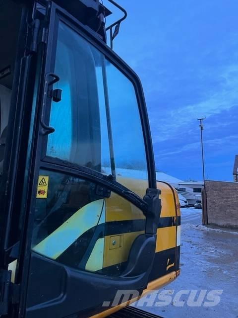 JCB JS 130 Crawler excavators