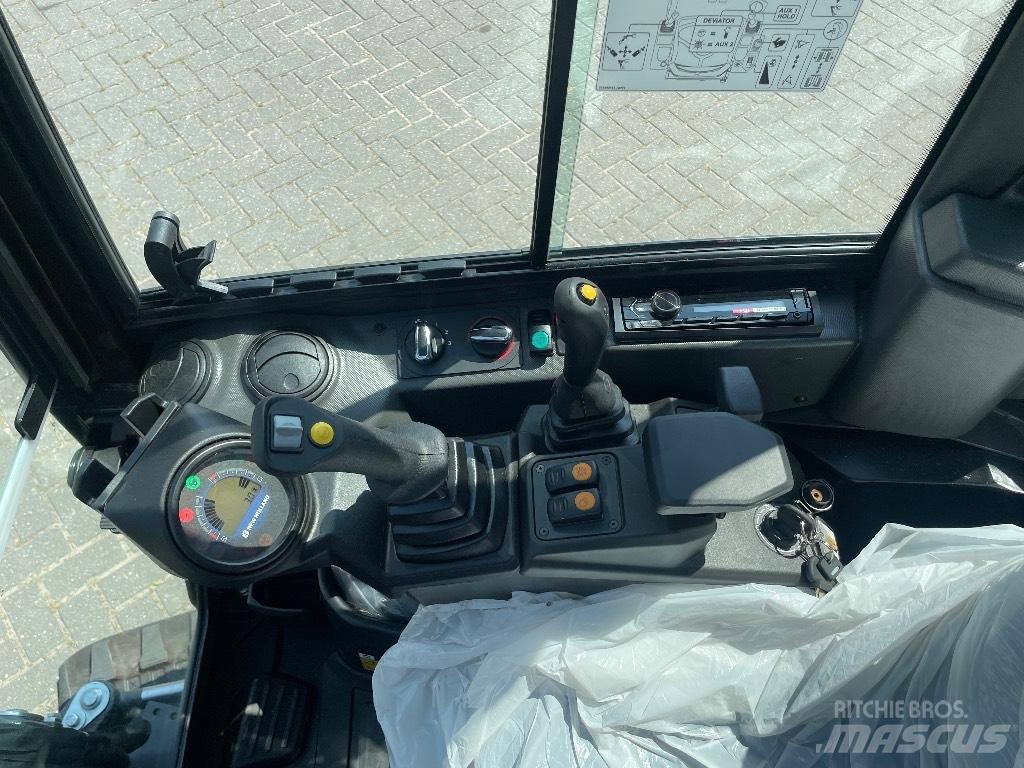 New Holland E19D Multi purpose loaders