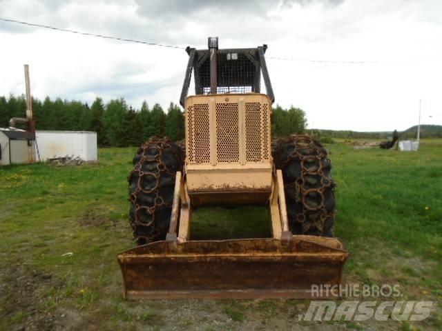 International S8A Skidders