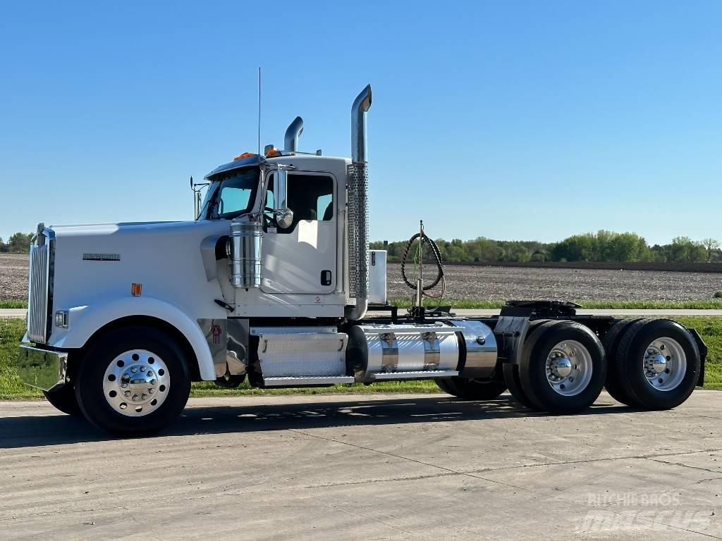 Kenworth W900 Tractor Units
