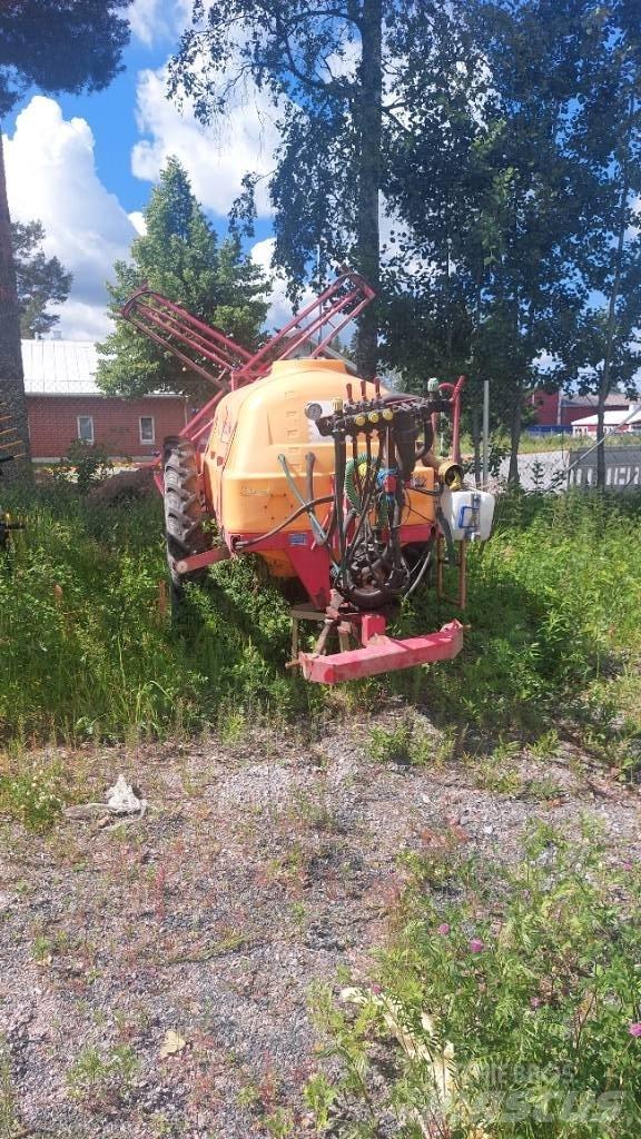 Junkkari 2300/12 Trailed sprayers