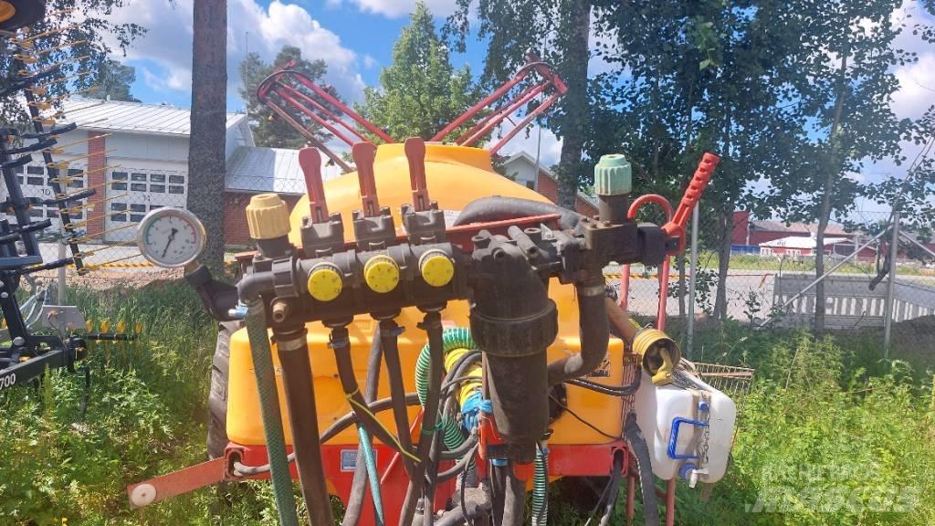 Junkkari 2300/12 Trailed sprayers