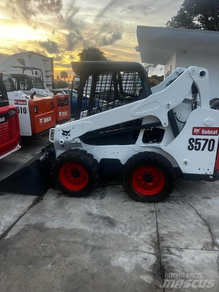 Bobcat S570 Skid steer loaders