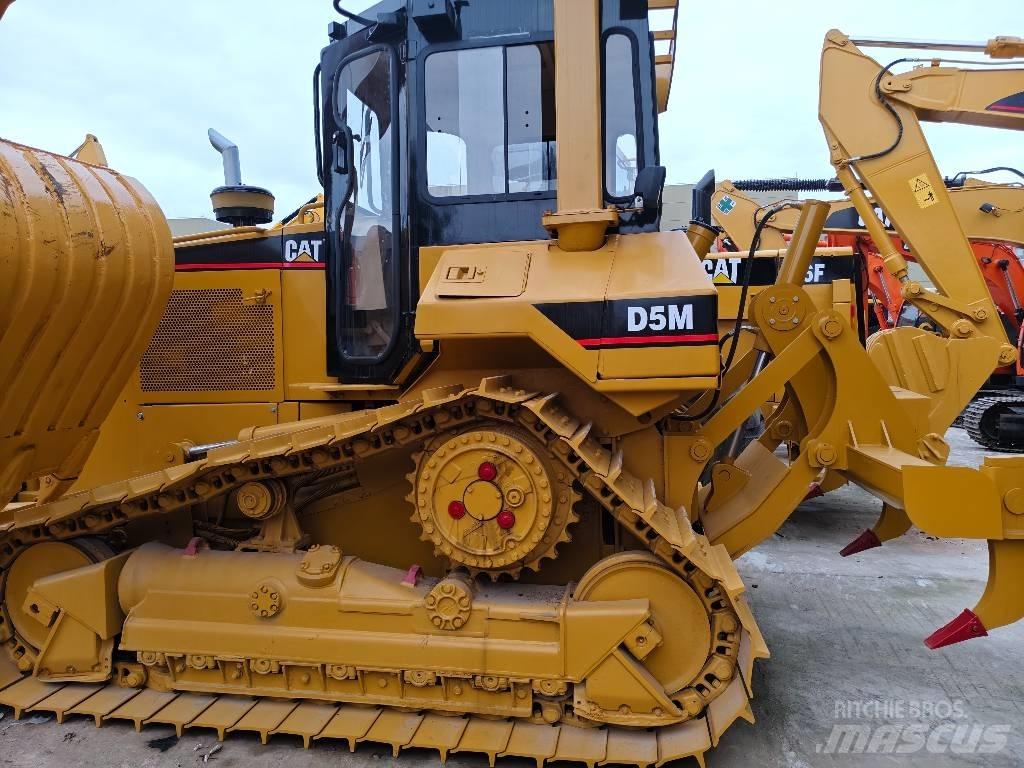 CAT D 5 M Crawler dozers