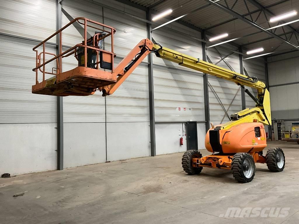 JLG 600 AJ   4x4x4 Articulated boom lifts