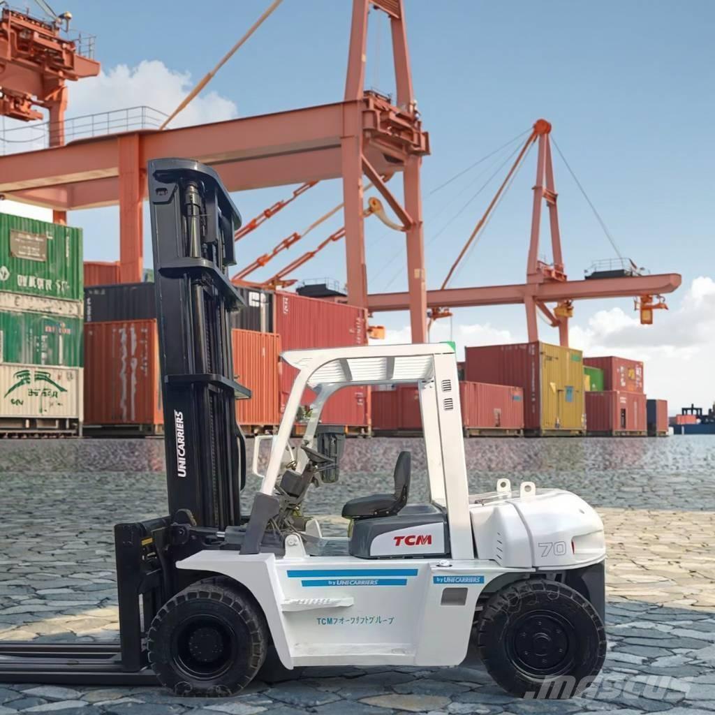 TCM FD 70 Z8 Box body trucks