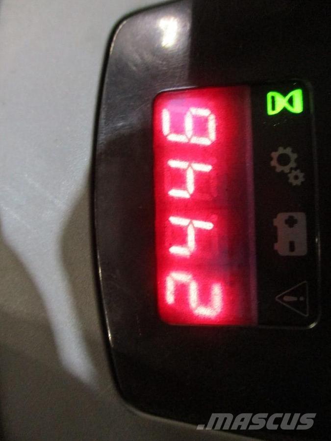 Toyota LPE250 Low lifter with platform