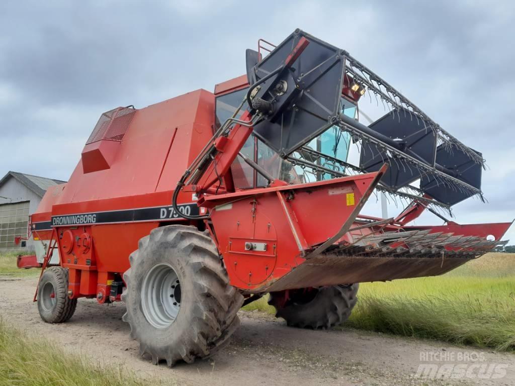 Dronningborg D7500 Combine harvesters