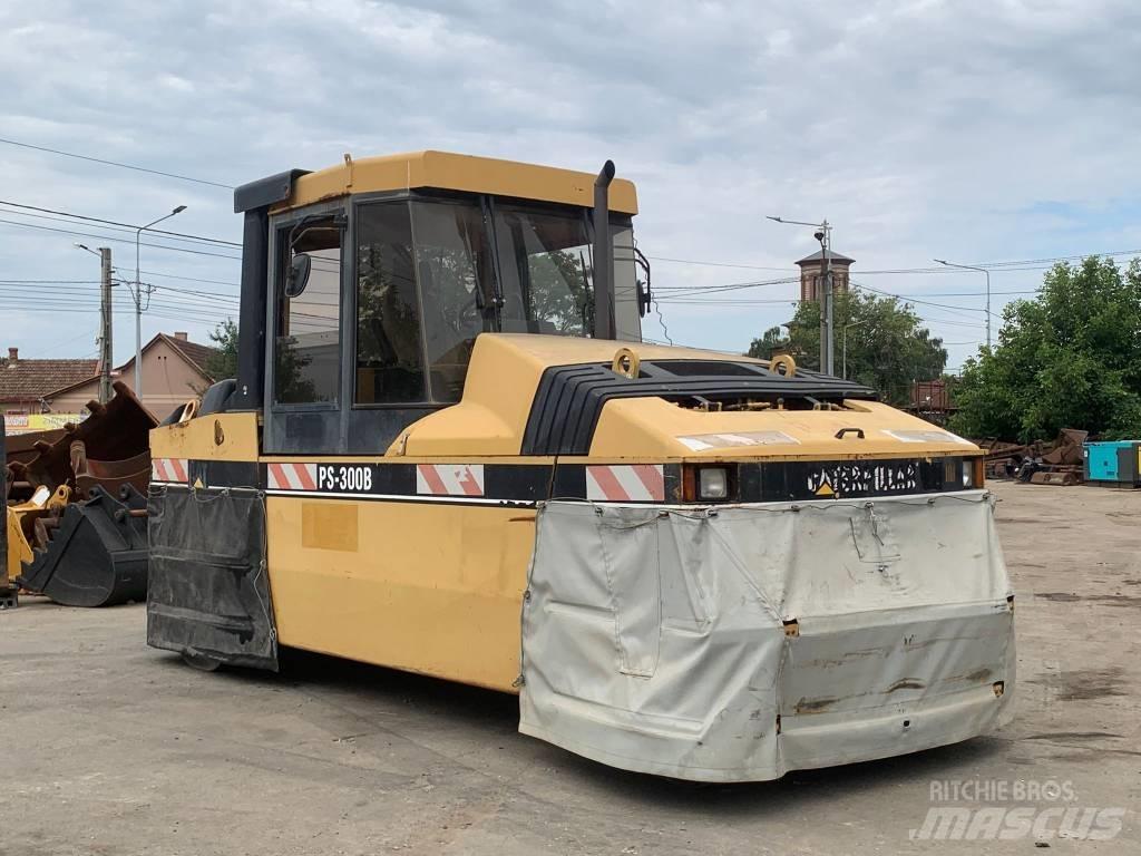 CAT PS 300 B Pneumatic tired rollers