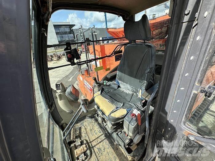 Hitachi EG70R Tracked dumpers