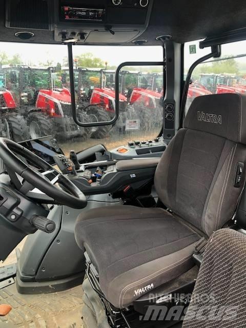 Valtra T 235 D Tractors