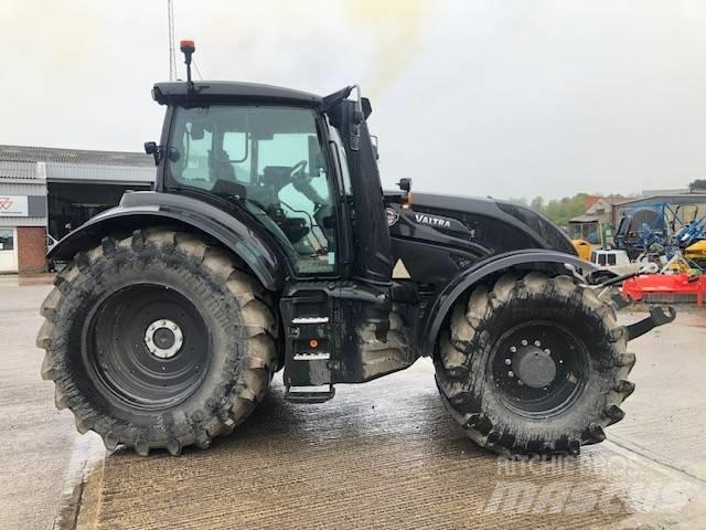 Valtra T 235 D Tractors