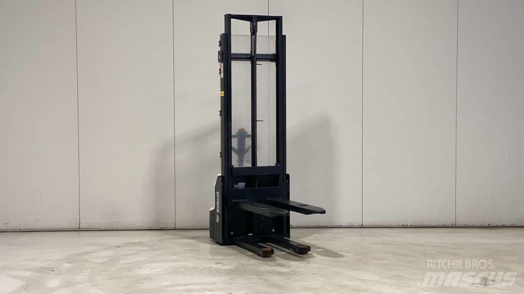 Bobcat LSM12N-7 Pedestrian stacker