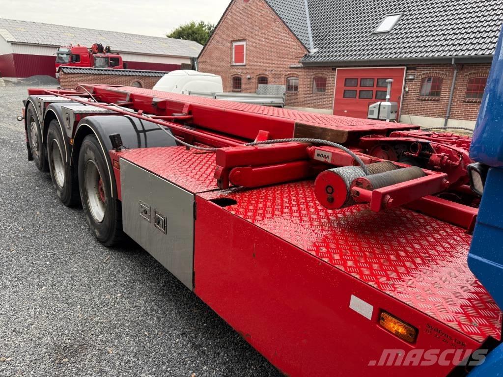 Scania R520 8x4 Cable lift demountable trucks