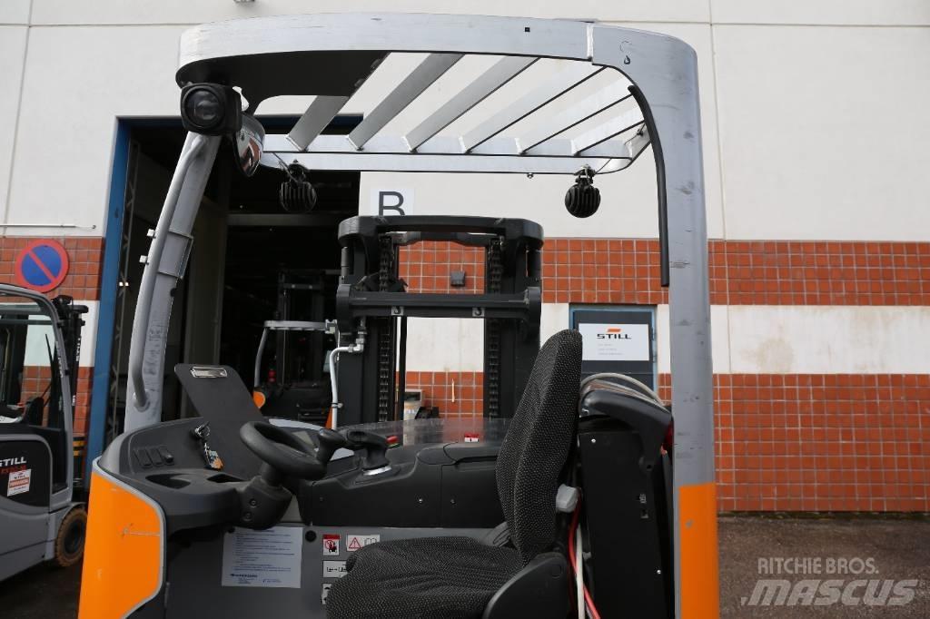 Still FMX17 Reach trucks