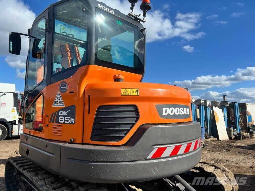 Doosan DX 85 R Midi excavators  7t - 12t