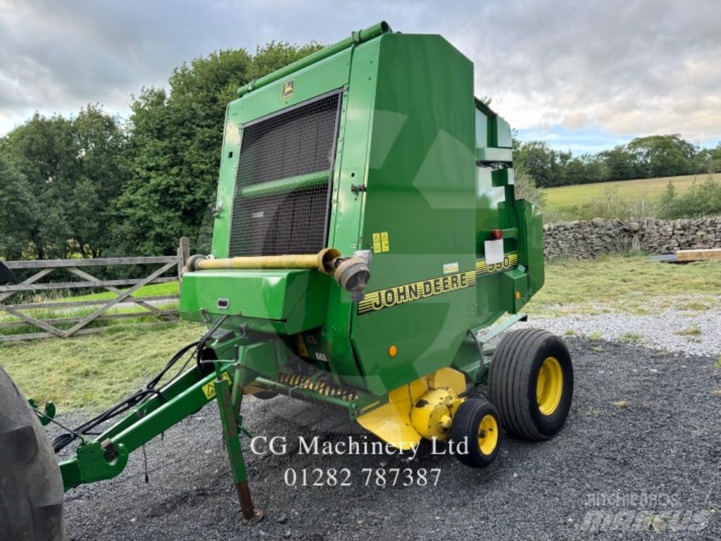 John Deere 590 Round balers