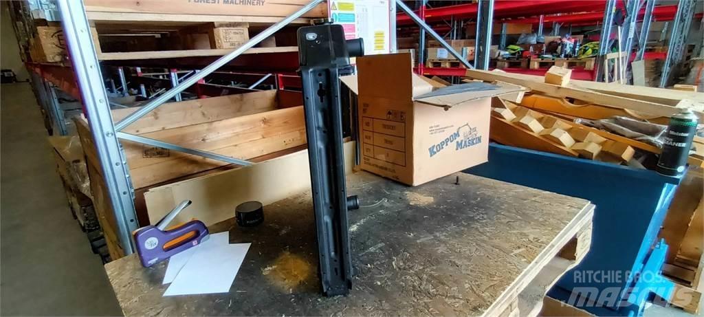 Ford 81875325 Engines
