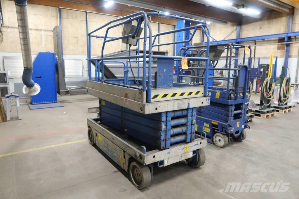 UpRight X32N Scissor lifts